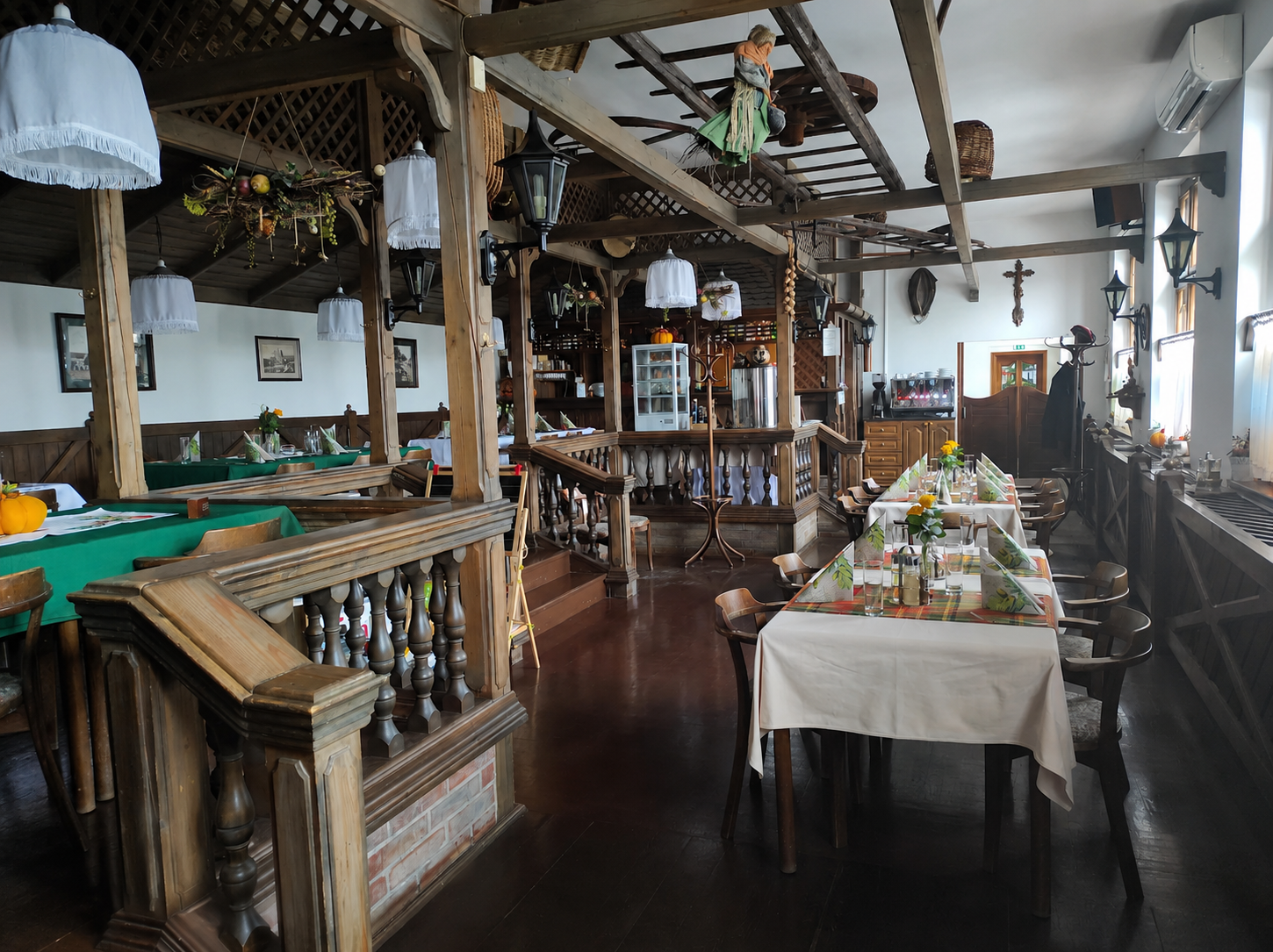 interier saloon restuarant resturacia v novom meste nad vahom